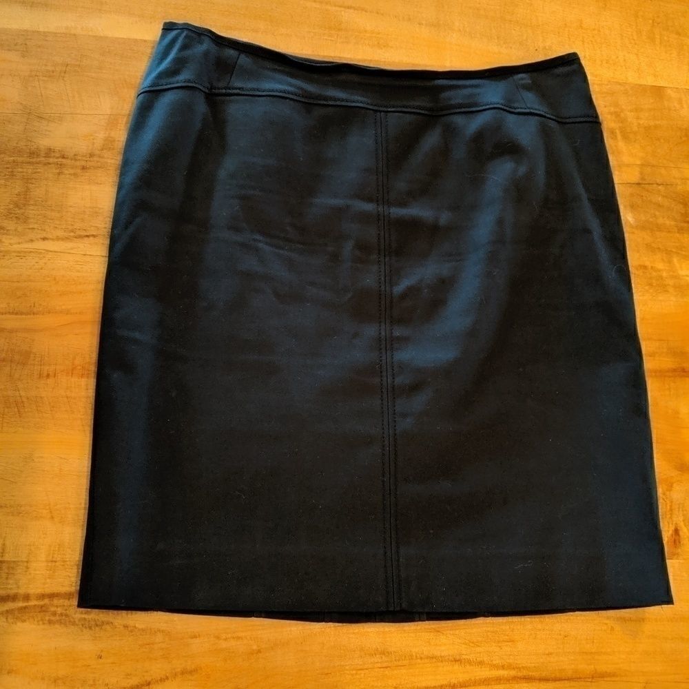 Ann Taylor Black pencil skirt stretch 4 petite